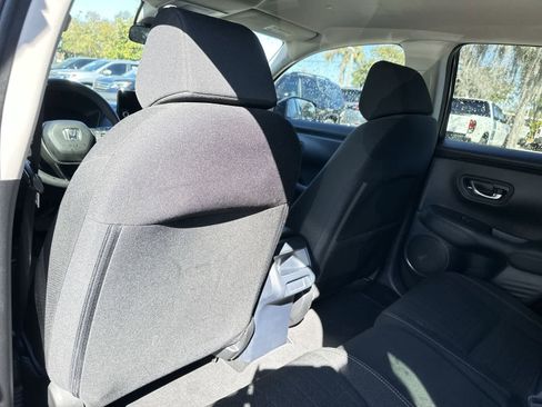 Used 2023 Honda HR-V LX image 11
