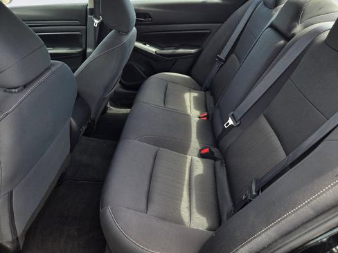 Used 2025 Nissan Altima 2.5 SV FWD image 33