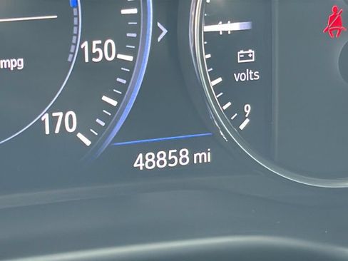 Used 2024 Buick Enclave Premium FWD image 10