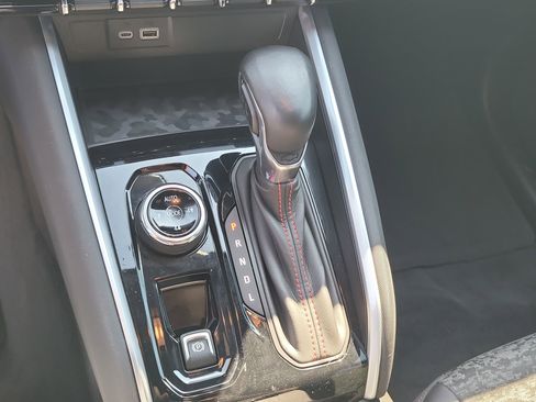 Used 2023 Chevrolet Colorado Z71 image 26