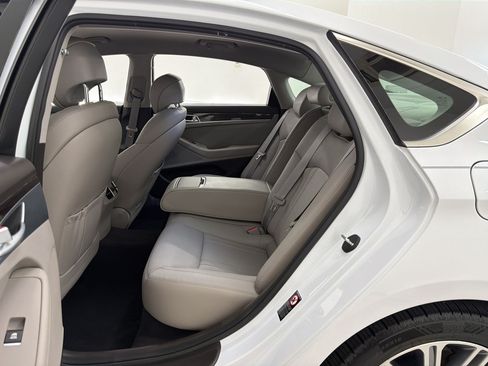 Used 2019 Genesis G80 3.8 RWD image 24