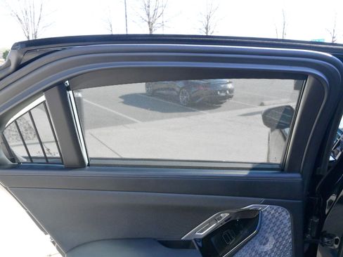 Used 2023 BMW 760i xDrive w/ Executive Package image 39