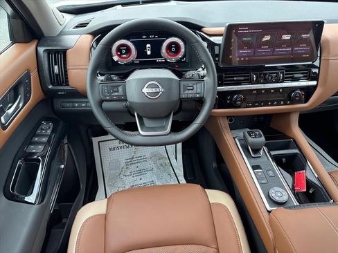 New 2026 Nissan Pathfinder Platinum image 4