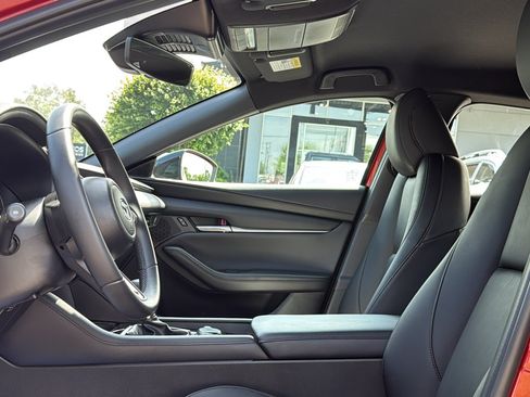 Certified 2025 MAZDA MAZDA3 s Sport FWD image 10