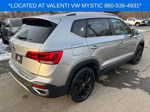 Certified 2022 Volkswagen Taos SE image 6