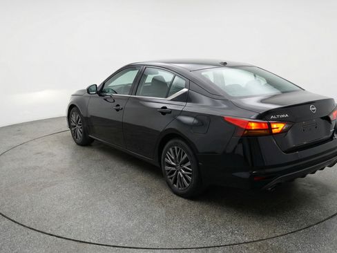 Used 2025 Nissan Altima 2.5 SV image 6