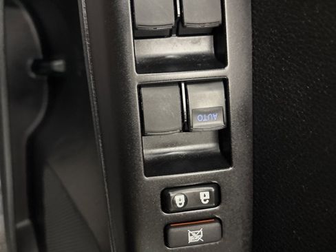 Used 2018 Toyota RAV4 XLE image 10