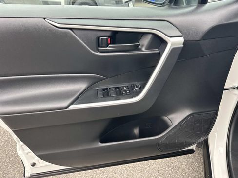 Used 2024 Toyota RAV4 LE AWD/4WD image 17