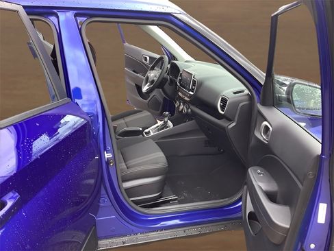 Used 2025 Hyundai Venue SEL image 12