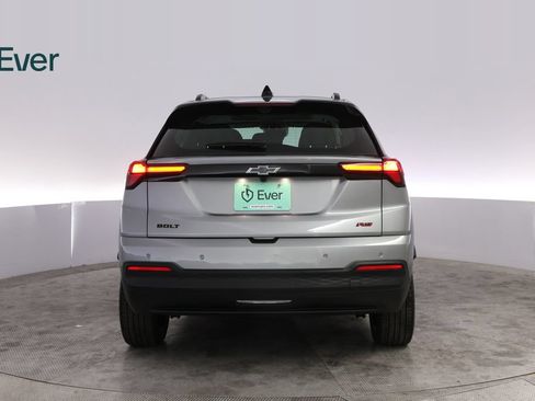Used 2027 Chevrolet Bolt RS w/ Technology Package FWD image 15