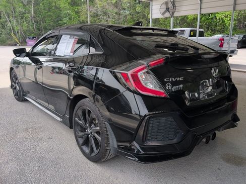 Used 2018 Honda Civic Sport image 4