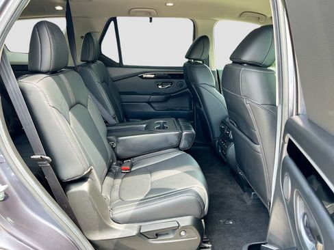 Used 2025 Honda Pilot EX-L image 27