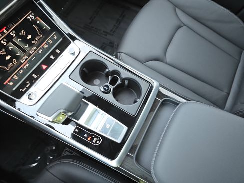 New 2026 Audi Q8 Premium Plus image 23