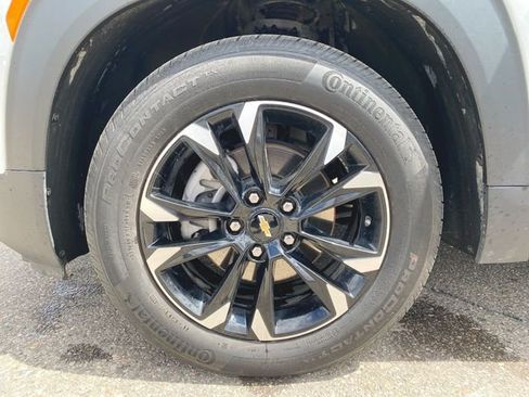 Used 2023 Chevrolet TrailBlazer LT FWD image 13