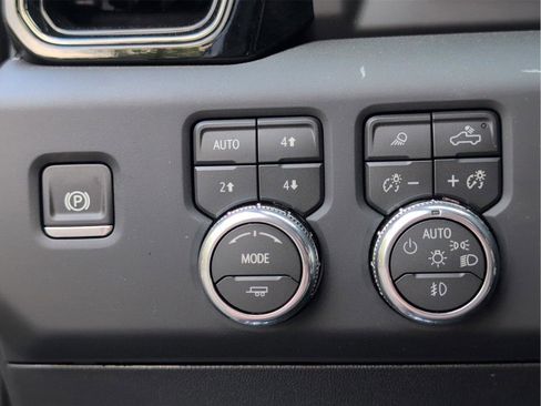 New 2026 GMC Sierra 2500 AT4 w/ AT4 Premium Plus Package image 18