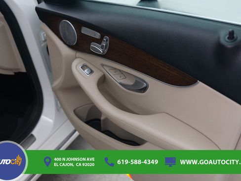 Used 2019 Mercedes-Benz C 300 Sedan image 16