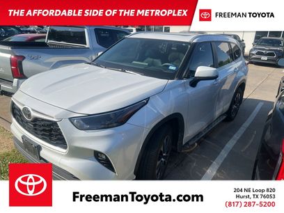 Used 2024 Toyota Highlander XLE