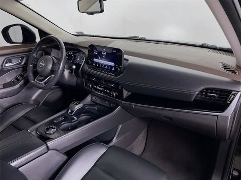 Used 2023 Nissan Rogue SL w/ SL Premium Package image 34