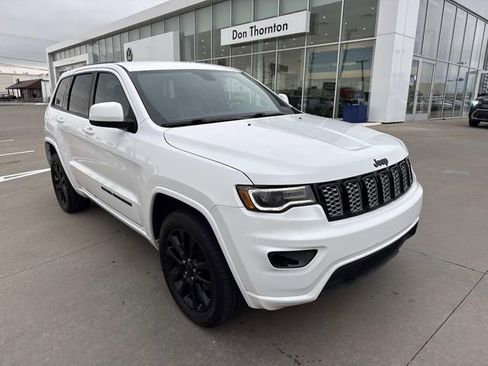 Used 2020 Jeep Grand Cherokee Altitude image 1