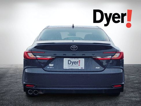 Used 2025 Toyota Camry SE FWD image 5
