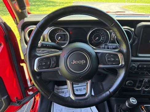 Used 2020 Jeep Wrangler Unlimited Sahara AWD/4WD image 15