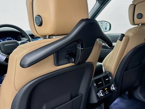 New 2026 Land Rover Discovery Limited Edition AWD/4WD image 26