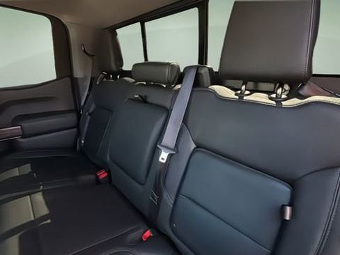 Used 2019 Chevrolet Silverado 1500 LTZ w/ LTZ Convenience Package image 18