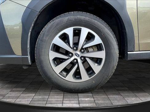 Used 2024 Subaru Outback Premium AWD/4WD image 30