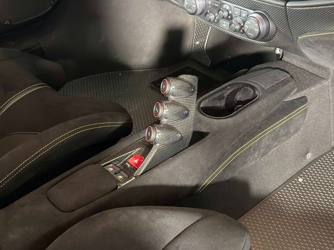 Used 2020 Ferrari 488 Pista Coupe RWD image 31