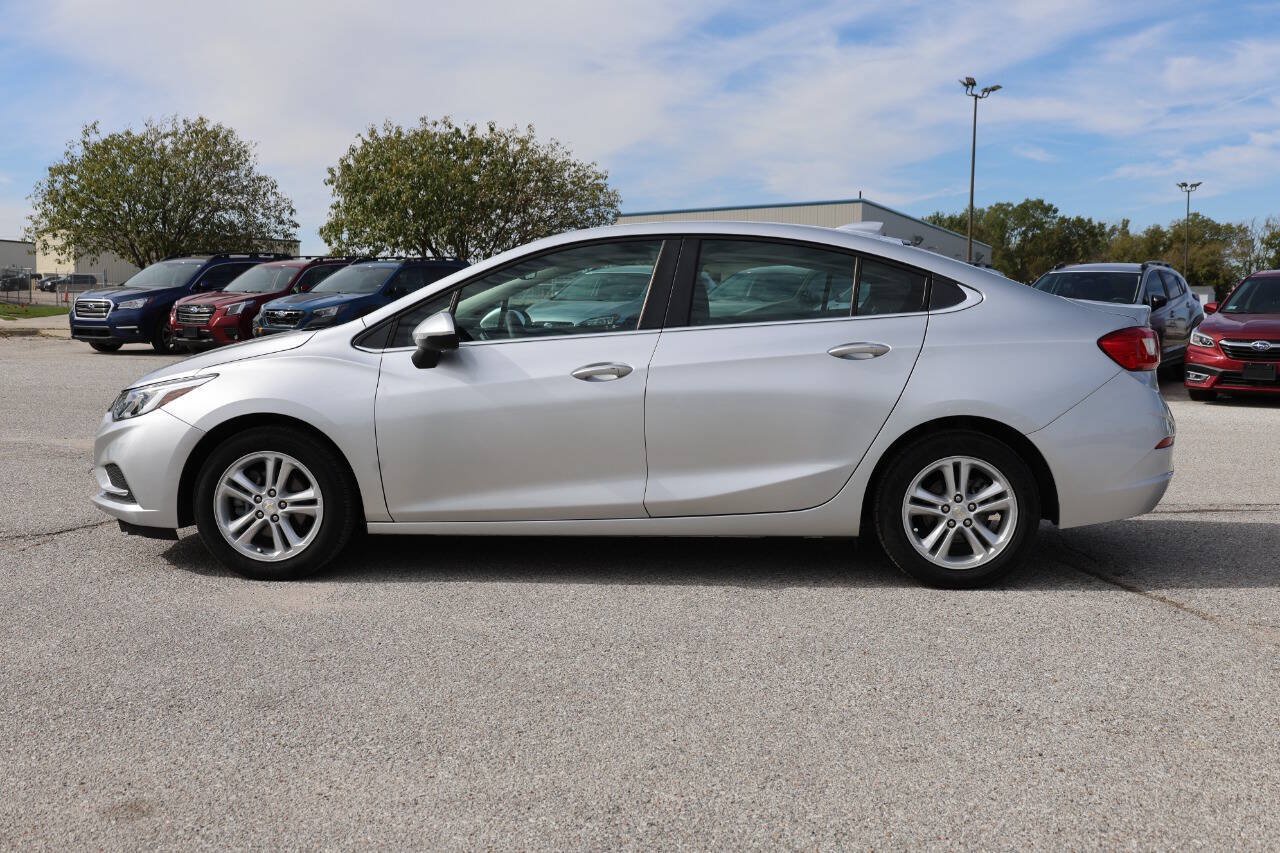 Used 2018 Chevrolet Cruze LT w/ Convenience Package FWD image 8
