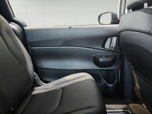 Certified 2026 Kia Carnival SX w/ SX Dark Edition Package FWD image 24