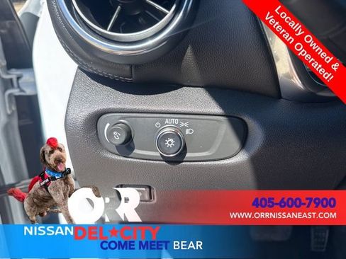 Used 2025 Chevrolet Blazer LT FWD image 21