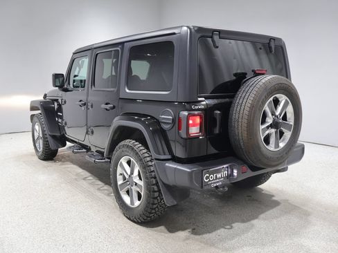 Used 2023 Jeep Wrangler Unlimited Sahara AWD/4WD image 5
