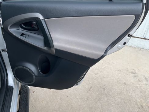 Used 2012 Toyota RAV4 FWD V6 w/ Value Pkg image 15