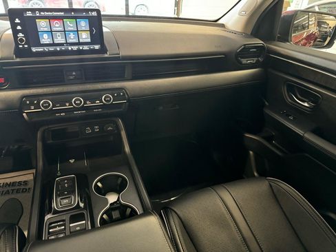 Used 2025 Honda Pilot Elite image 27