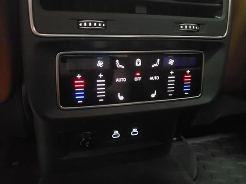 Used 2025 Audi Q8 Premium Plus AWD/4WD image 14