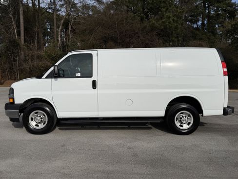 Used 2024 Chevrolet Express 2500 w/ Driver Convenience Package image 33