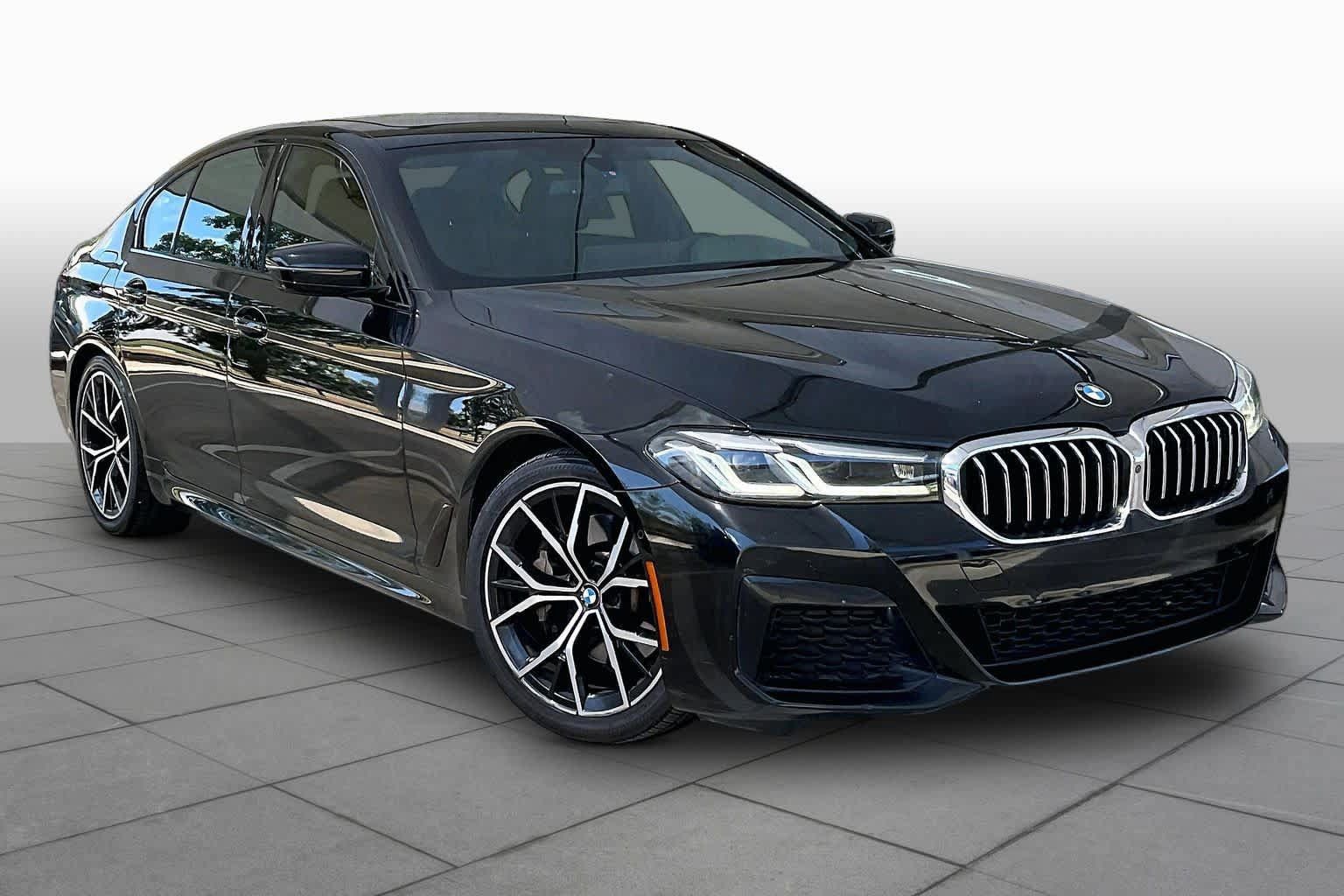 Used 2021 BMW 530i w/ M Sport Package RWD image 3