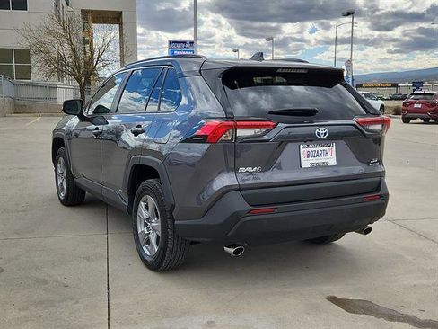 Used 2022 Toyota RAV4 XLE w/ Convenience Package image 4