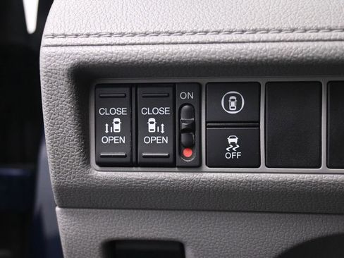 Used 2022 Honda Odyssey EX image 35