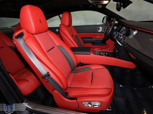 Used 2019 Rolls-Royce Wraith RWD image 20