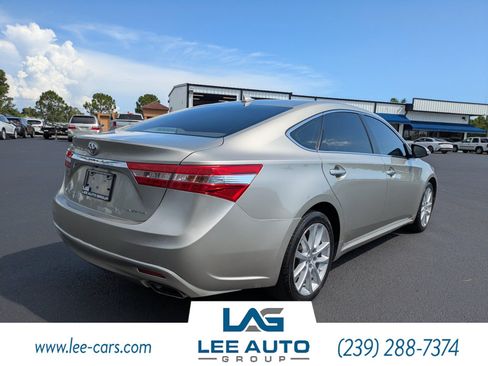 Used 2014 Toyota Avalon Limited FWD image 3