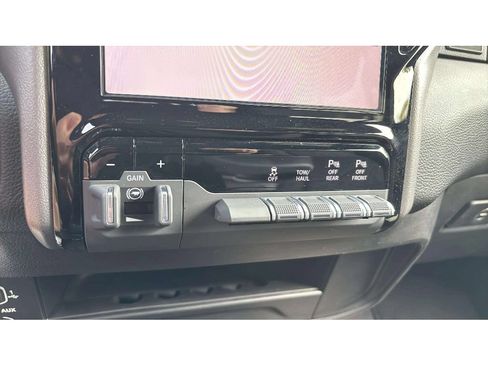 Used 2025 RAM 2500 Big Horn AWD/4WD image 21