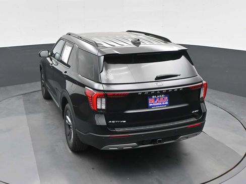 Used 2025 Ford Explorer Active w/ Active Comfort Package AWD/4WD image 17