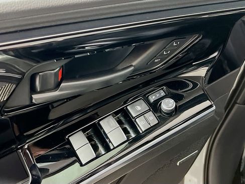 Used 2023 Subaru Solterra AWD image 15