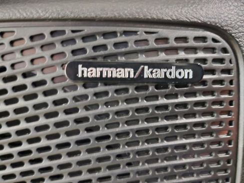 Used 2025 Chrysler Pacifica Pinnacle FWD image 11