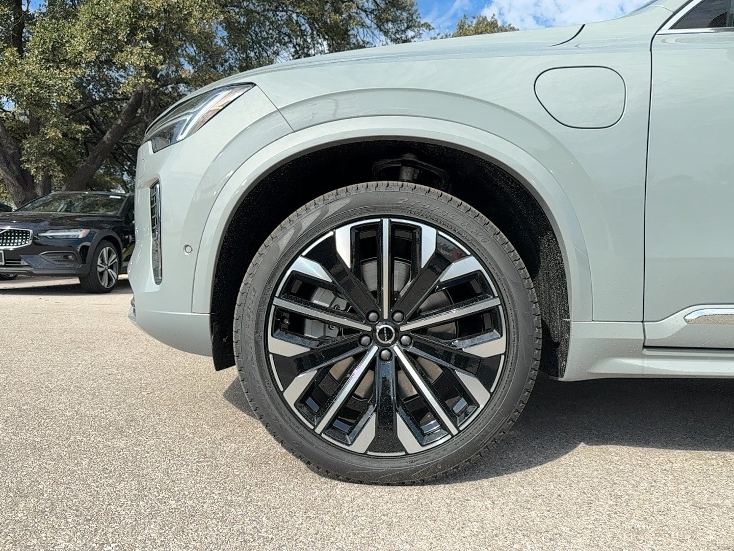 New 2026 Volvo XC90 T8 Plus w/ Protection Package AWD/4WD image 8