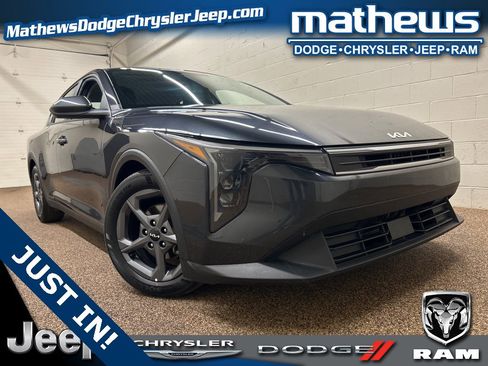 Used 2025 Kia K4 LXS image 1