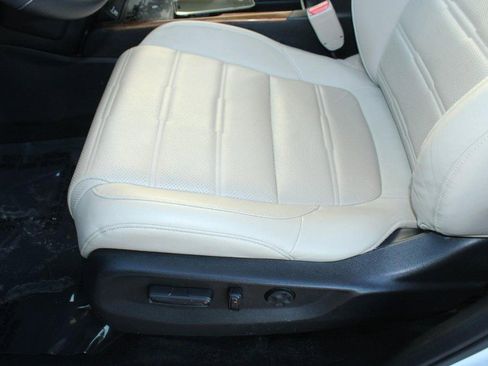 Used 2021 Honda CR-V Touring image 16