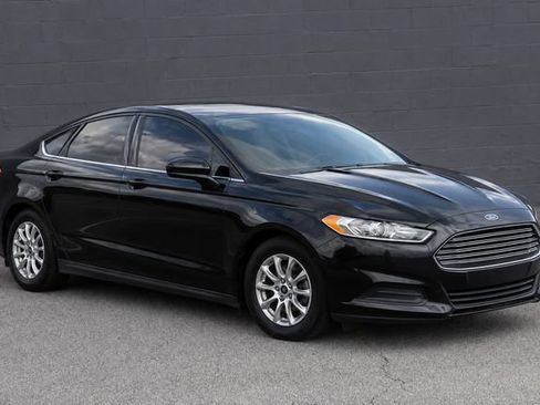 Used 2015 Ford Fusion S FWD image 1